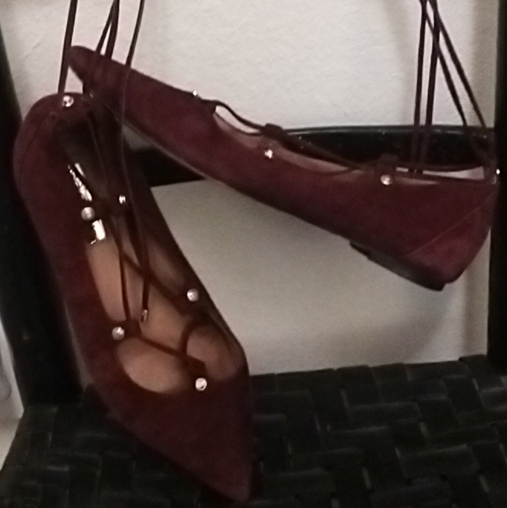 Shoes - Picture 4 of 5
